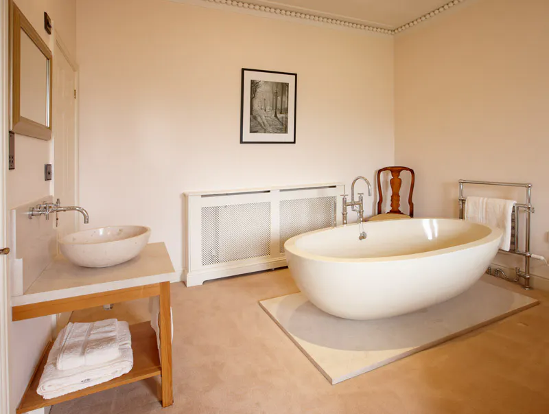 Bathroom at Milton Keynes Soane's Stately, A998 (photo 89)
