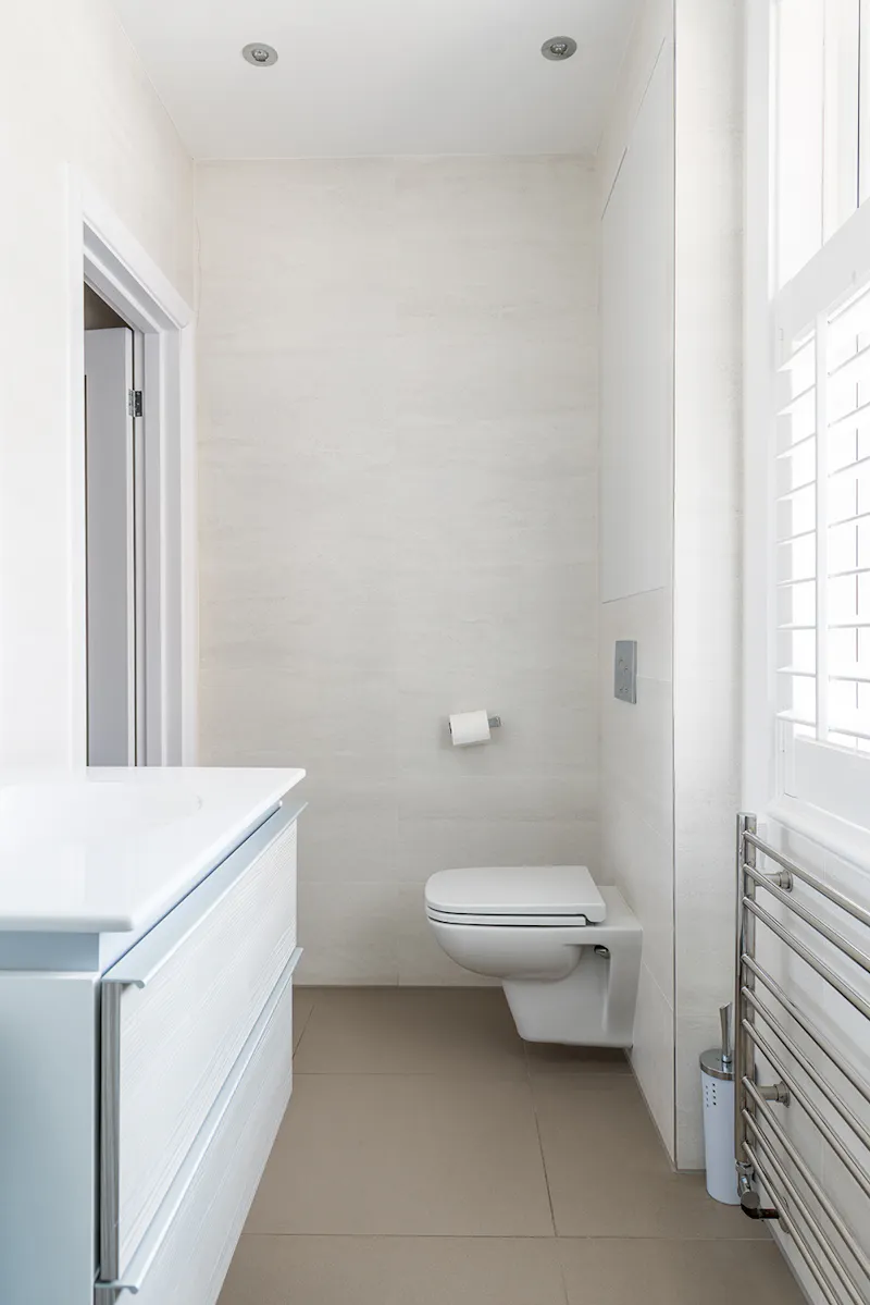 Bathroom at Surbiton Pool House, D2337 (photo 20)