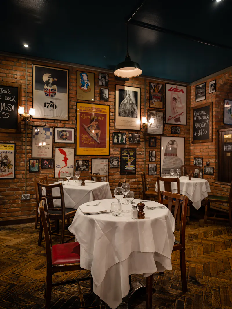 Dining room at Covent Garden restaurant , R867 (photo 4)