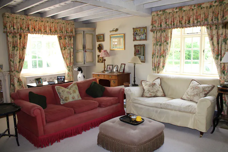 Living Room at Country house Itchen Stoke, C923 (photo 5)