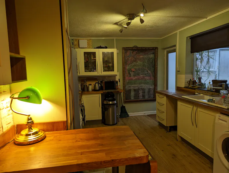 Kitchen at Flat with roof top garden in Bristol, F1109 (photo 1)