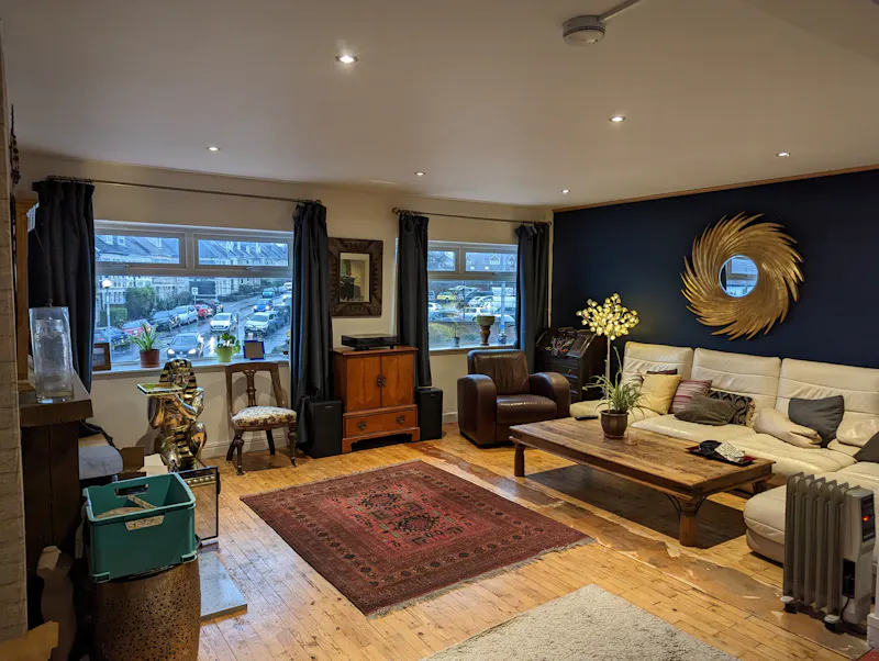 Living Room at Flat with roof top garden in Bristol, F1109 (photo 3)