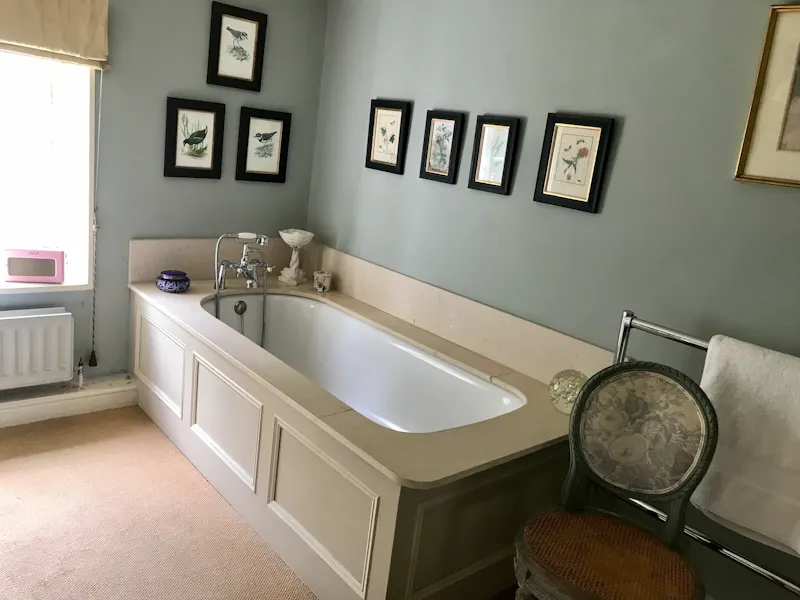 Bathroom at Country house Itchen Stoke, C923 (photo 18)
