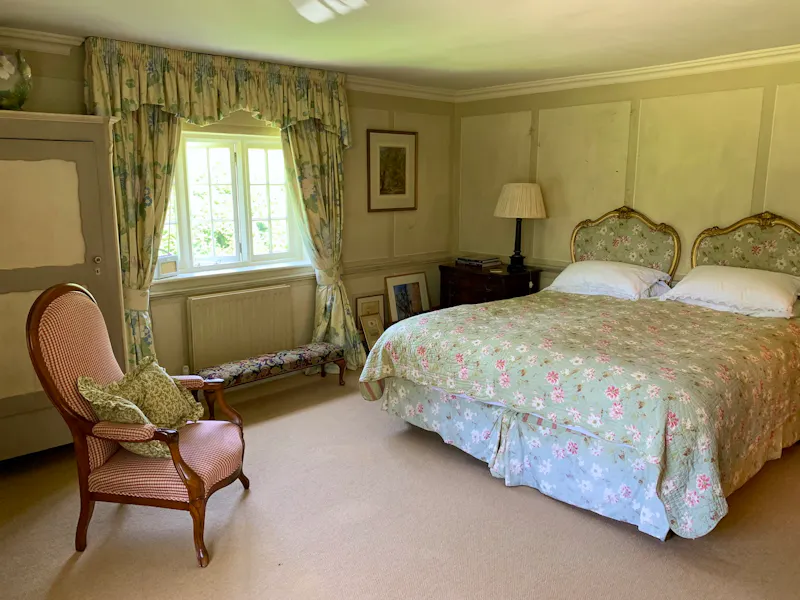 Bedroom at Country house Itchen Stoke, C923 (photo 19)