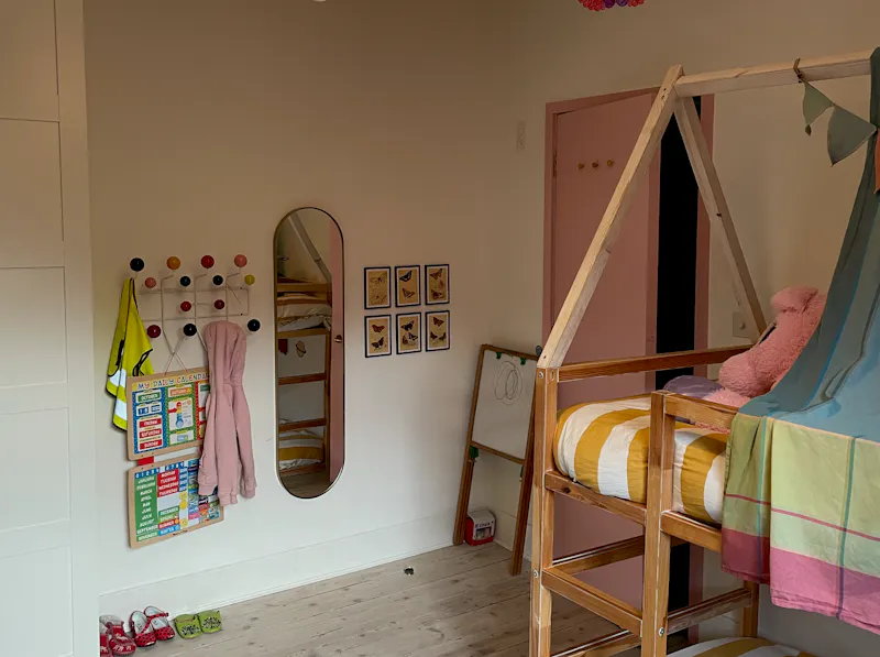 Bedroom - child's at Tufnell Park terraced home, D2698 (photo 14)
