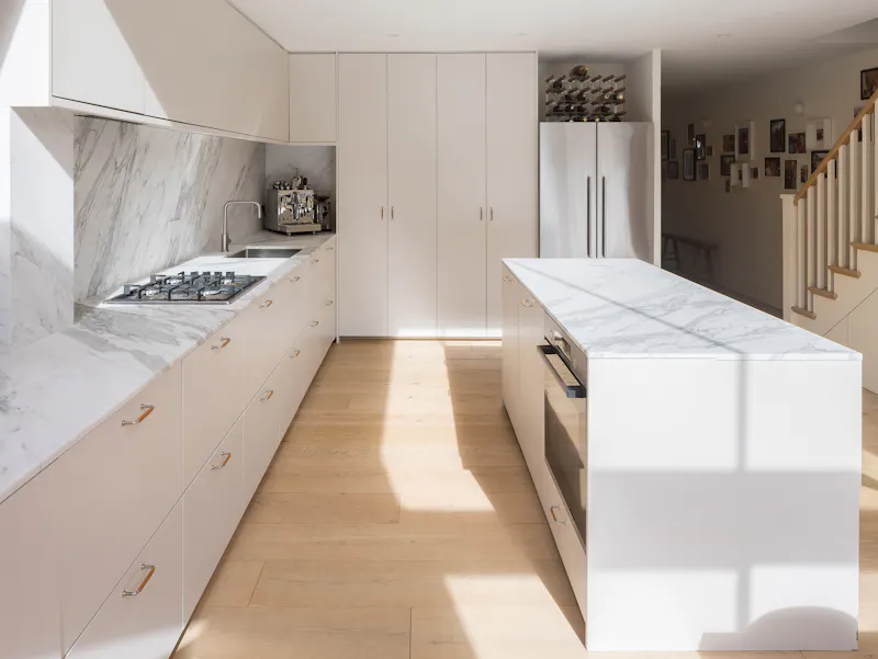 Kitchen island at Tufnell Park terraced home, D2698 (photo 3)