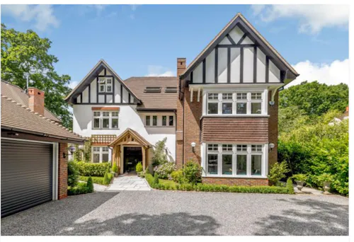 Modern Woking home, D2712