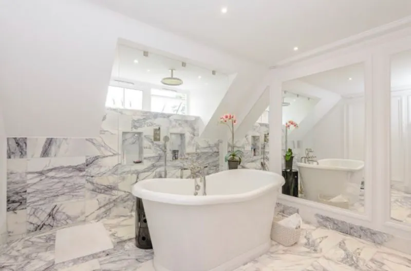 Bathroom at Modern Woking home, D2712 (photo 10)