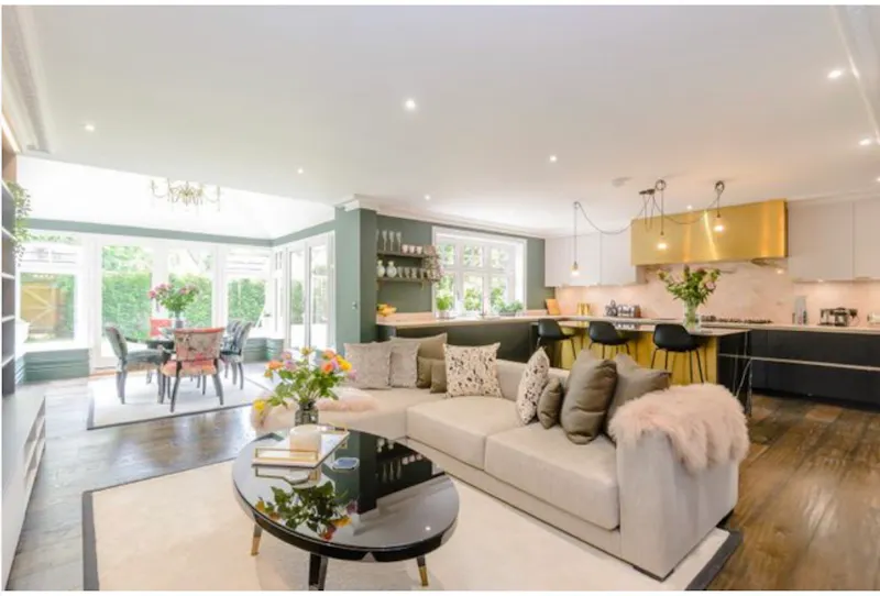 Open plan at Modern Woking home, D2712 (photo 3)
