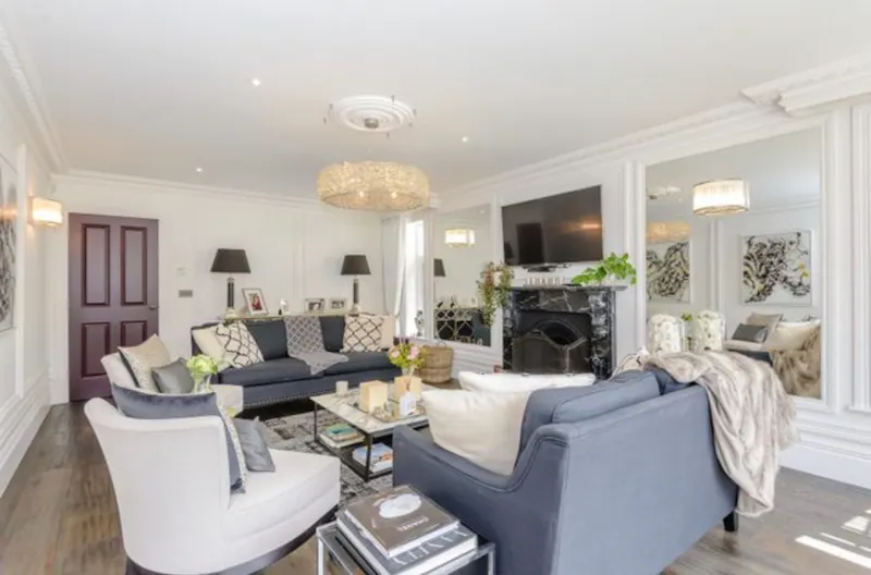Living Room at Modern Woking home, D2712 (photo 5)