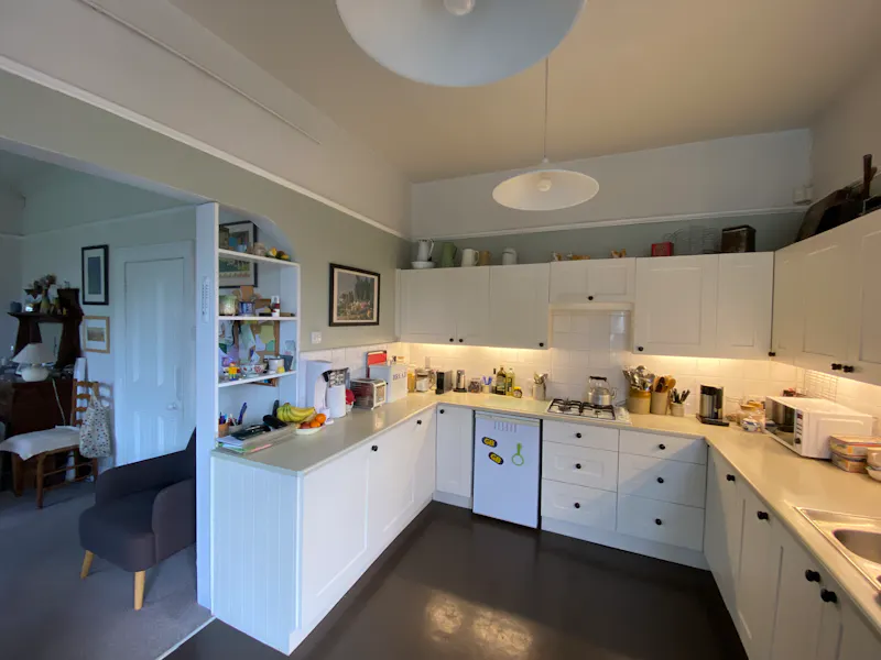 Kitchen at Detached Eltham house, E313 (photo 3)