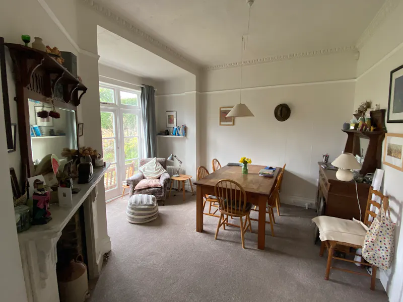 Dining room at Detached Eltham house, E313 (photo 7)