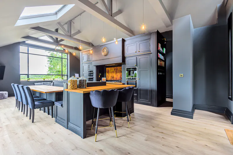 Beams at Chelsfield modern house, K481 (photo 7)