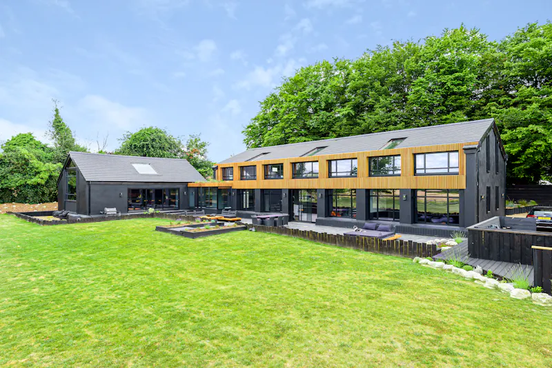 Garden at Chelsfield modern house, K481 (photo 25)
