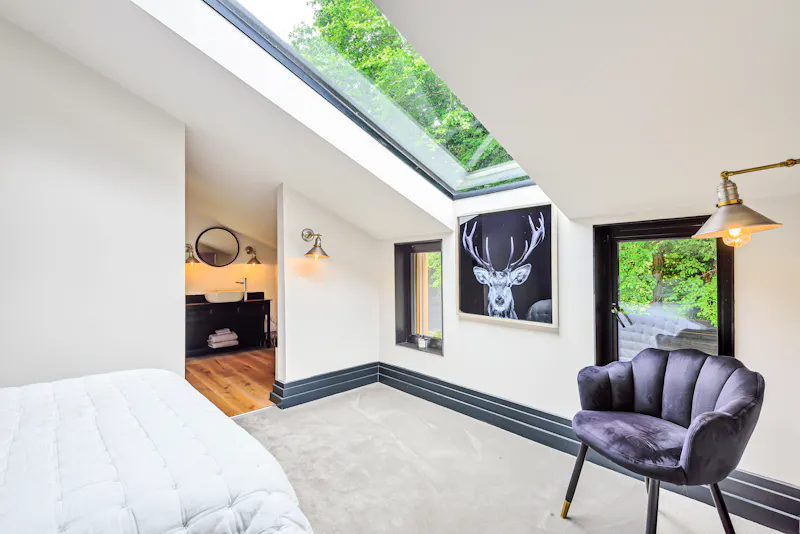 Bedroom at Chelsfield modern house, K481 (photo 19)