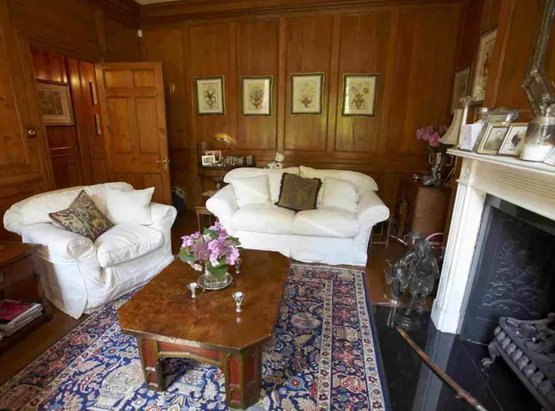 Panelling at Southgate Georgian house, A1235 (photo 6)