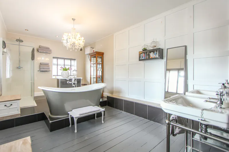 Bathroom at Whitstable beach apartment, C937 (photo 14)