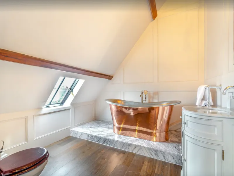 Bathroom at Leeming converted church, B2015 (photo 26)