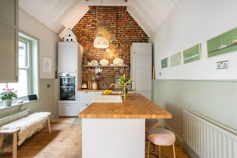 Exposed brick at Deal beachfront house, A1598 (photo 8)