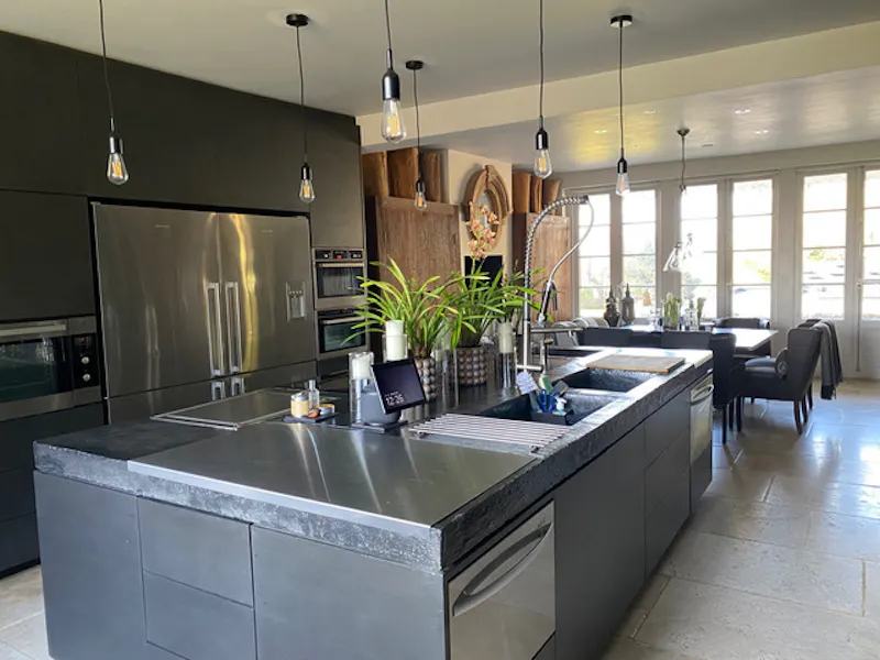 Kitchen island at Ashington country house, A1206 (photo 15)