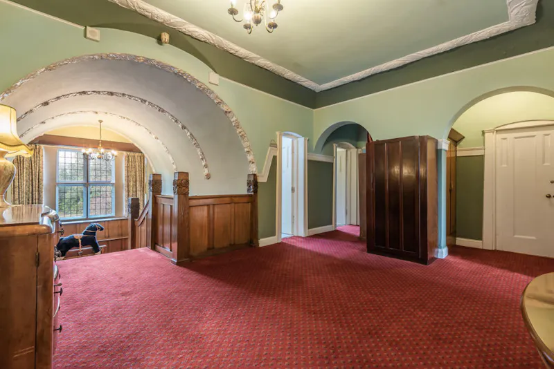 Landing at Vacant Huddersfield mansion , B2016 (photo 18)