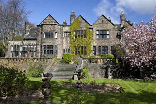Vacant Huddersfield mansion , B2016