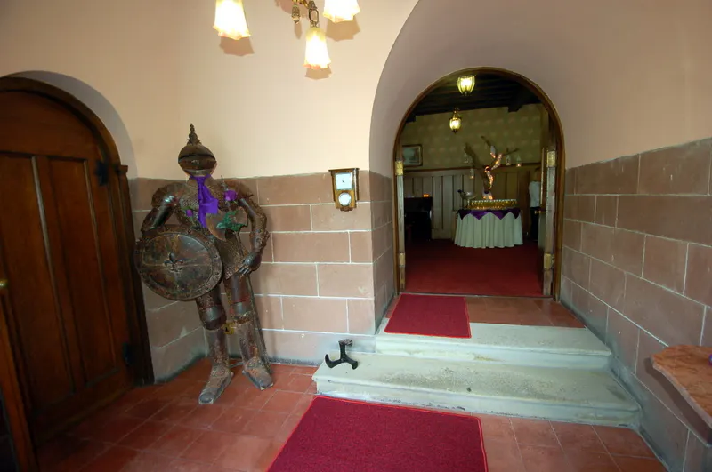 Tiled at Vacant Huddersfield mansion , B2016 (photo 24)