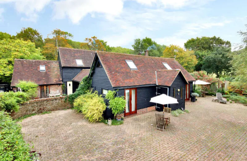 Hassocks converted barn, A1605 (photo 9)