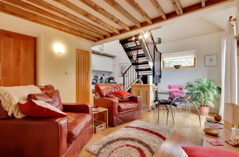 Beams at Hassocks converted barn, A1605 (photo 3)