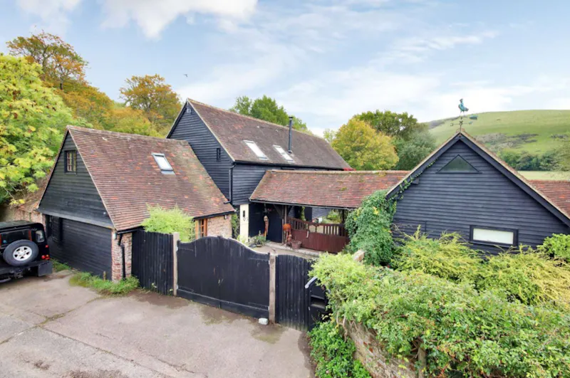 Hassocks converted barn, A1605 (photo 11)