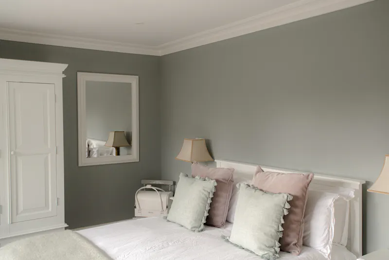 Bedroom at Horsley family house,  D2713 (photo 25)