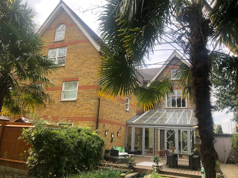 Conservatory at Contemporary Ealing house, B1296 (photo 24)
