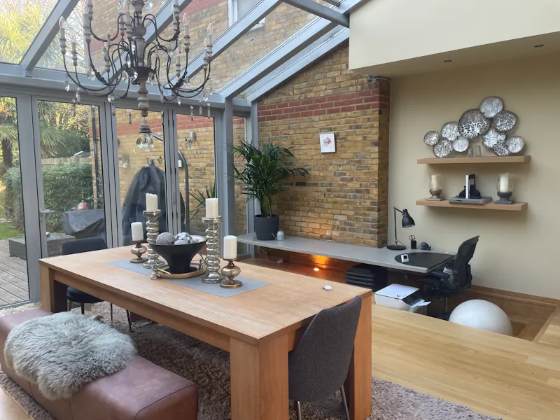 Conservatory at Contemporary Ealing house, B1296 (photo 8)