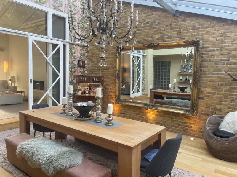 Kitchen at Contemporary Ealing house, B1296 (photo 9)