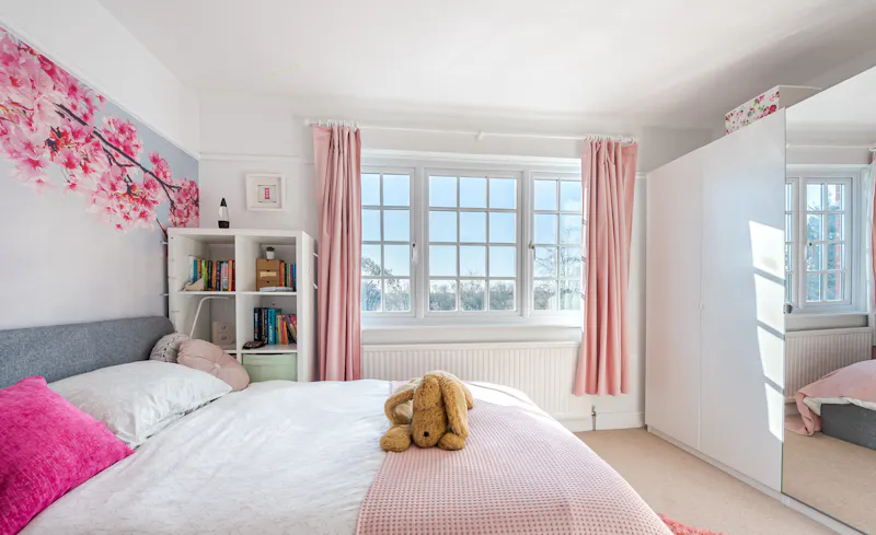 Bedroom - child's at Henley-on-Thames family home, D2714 (photo 17)
