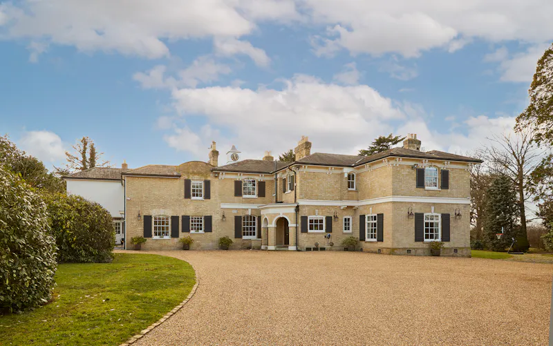 Driveway at Theydon Bois large house,  B2017 (photo 1)