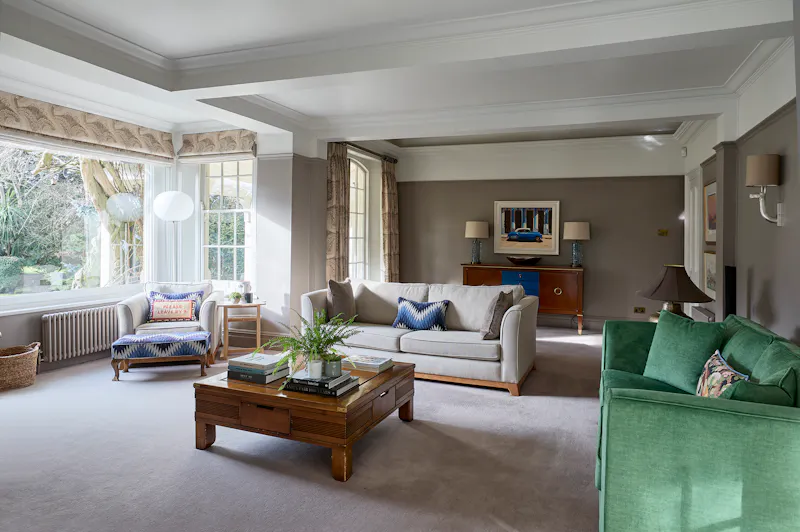 Living Room at Theydon Bois large house,  B2017 (photo 5)