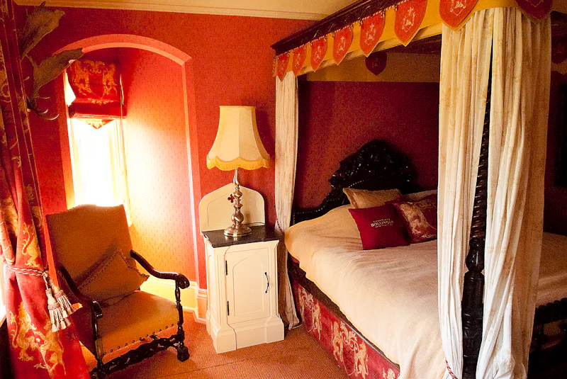 Bedroom at Chelmsford Manor House, A1609 (photo 16)