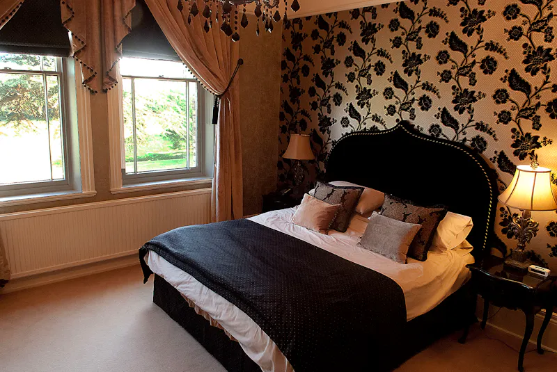 Bedroom at Chelmsford Manor House, A1609 (photo 18)