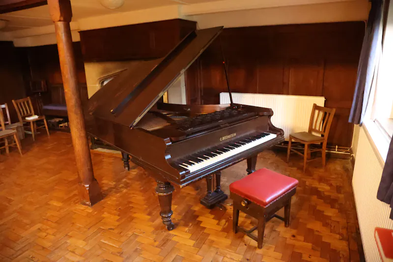 Piano at Arts & Crafts house Letchworth, E521 (photo 10)