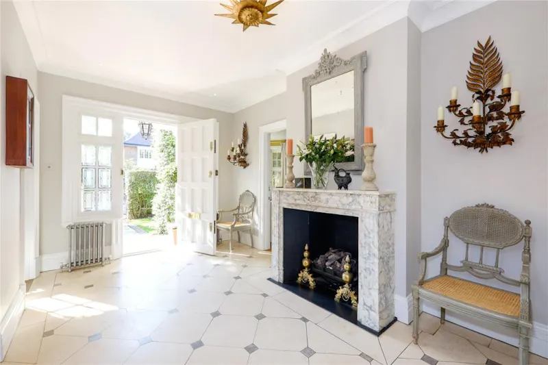 Entrance hall at Large Period Putney House, E518 (photo 3)