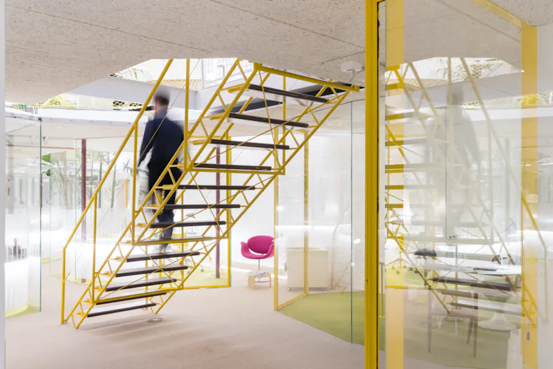 Space Age Holland Park Office, T183 (photo 19)