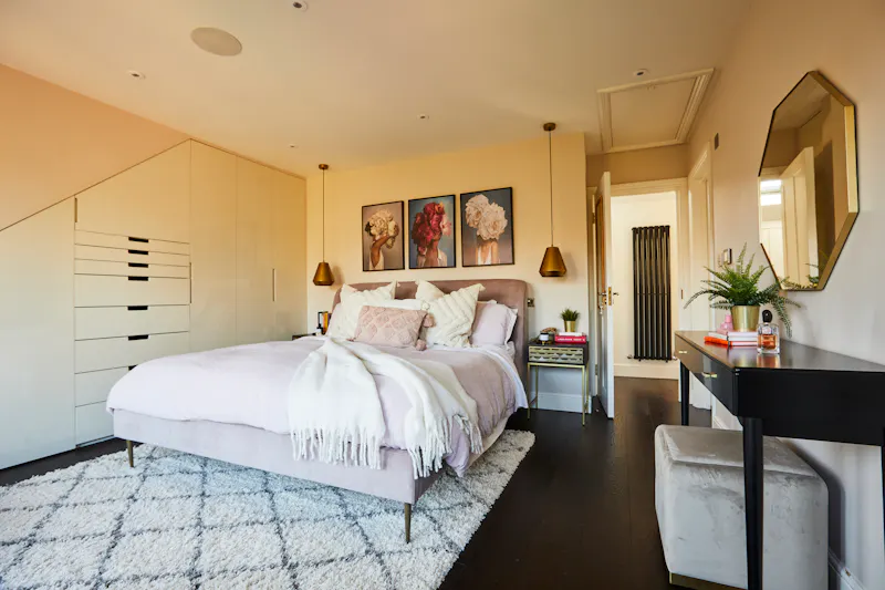 Bedroom at Quirky rustic Hampstead home, E522 (photo 19)