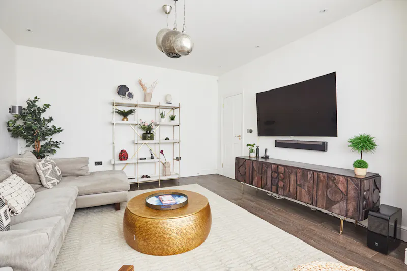 Quirky rustic Hampstead home, E522 (photo 8)