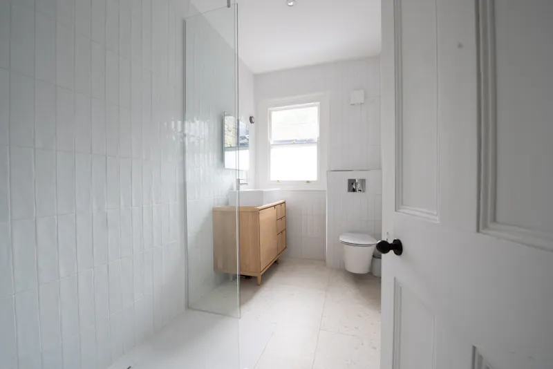 Bathroom at Dark & modern Walthamstow home, E519 (photo 17)