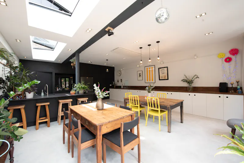 Dark & modern Walthamstow home, E519 (photo 11)