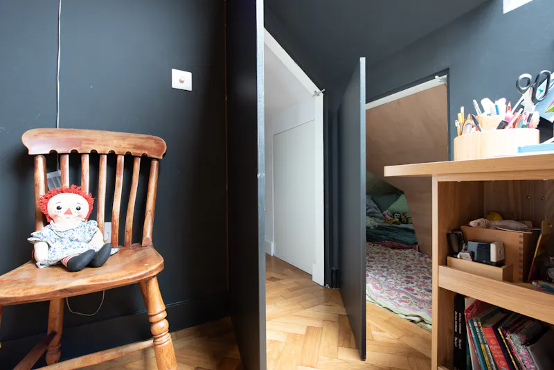 Dark & modern Walthamstow home, E519 (photo 30)