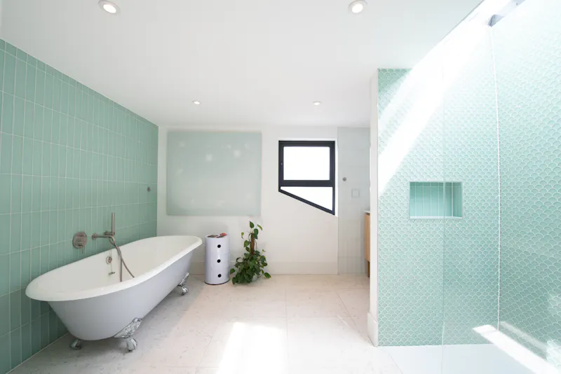 Dark & modern Walthamstow home, E519 (photo 14)
