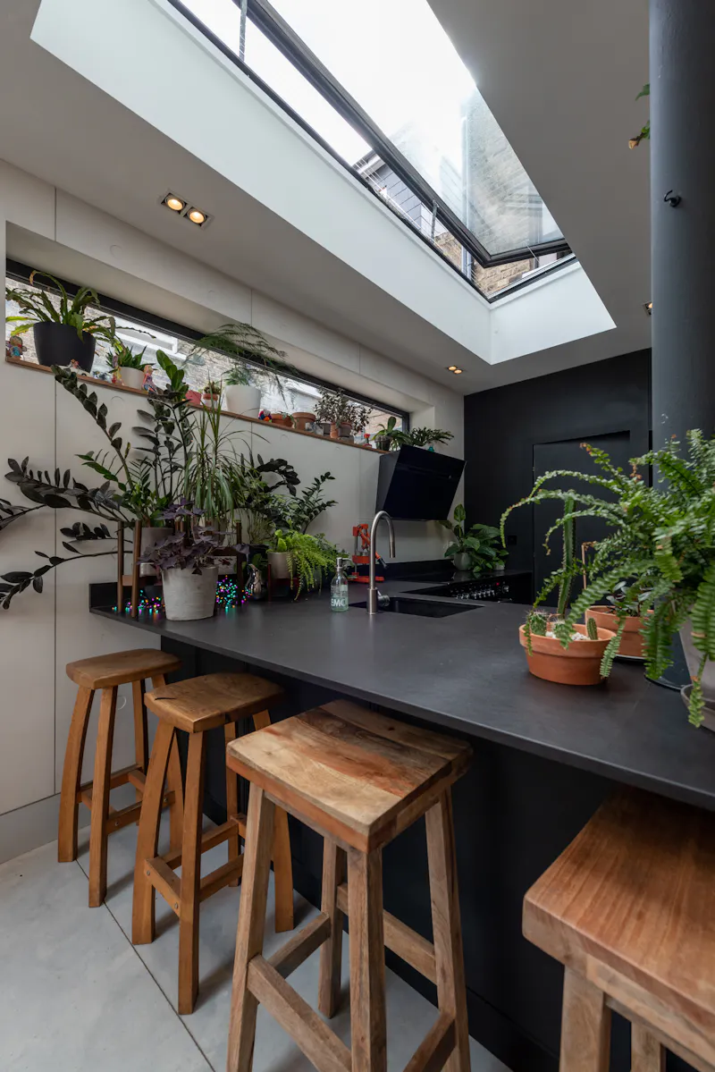 Dark & modern Walthamstow home, E519 (photo 9)