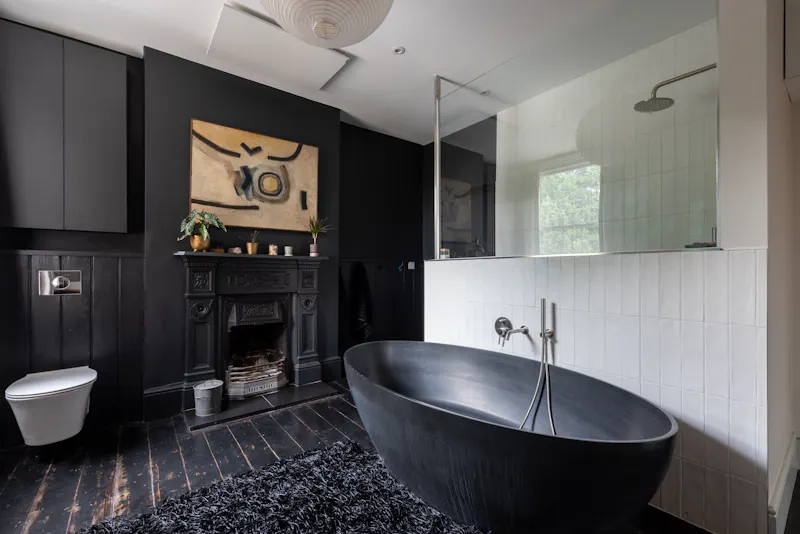 Dark & modern Walthamstow home, E519 (photo 20)